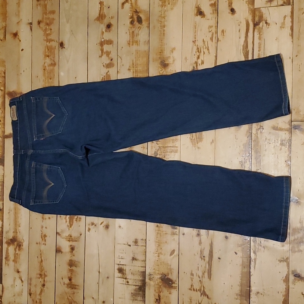 Levis Jeans - Picture 3 of 10
